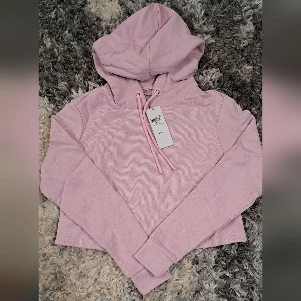 GUESS - Picture 3 of 8